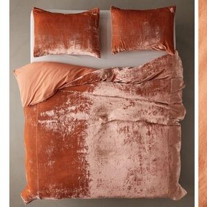 Urban Outfitters Skye Velvet Bedding Set Rust King Duvet